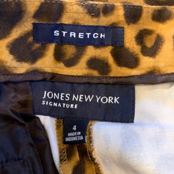 Jones New York Animal Print Ankle Pants Size 4 - Picture 8 of 8